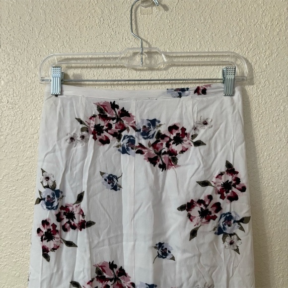 Kendall & Kylie White Floral Print Wrap Maxi Skirt Medium - Picture 5 of 8